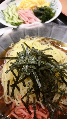 「黒酢しょうゆ冷やし麺」@熱烈中華食堂 日高屋 飯能駅南口店の写真