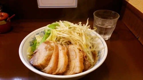 「豚ましらーめん（麺固め・ヤサイカラメ）」@らーめん陸の写真