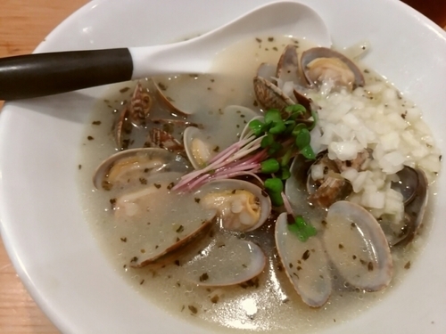 「あさりそば～ボンゴレ仕立て～900円」@らぁ麺屋 つなぎの写真