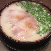 八味豚骨ラーメン