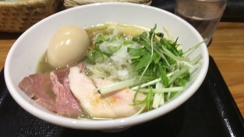 「塩煮干しそば」@つけめん・らーめん・煮干そば 金狼の写真