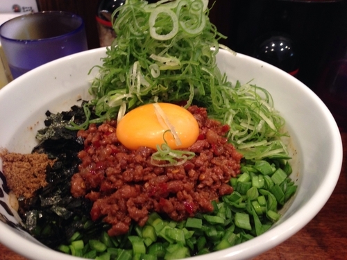 「九条ネギ増し台湾混ぜそば」@麺屋こころ 六角橋店の写真