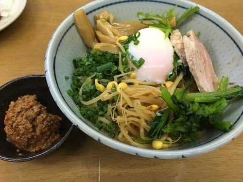 「気まぐれ 和風胡麻タレ冷しC＋和牛たたき」@MENYA 食い味の道有楽の写真