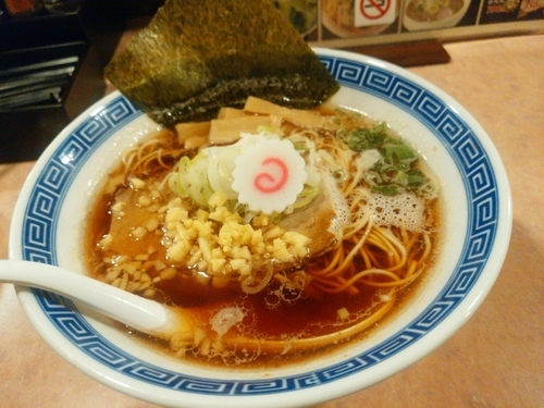 「煮干し中華そば(並盛・130g)750円」@特級豚骨 中華そば湊生の写真