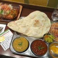 タンドリーチキンセット（シーフード／スパイシーチキン）