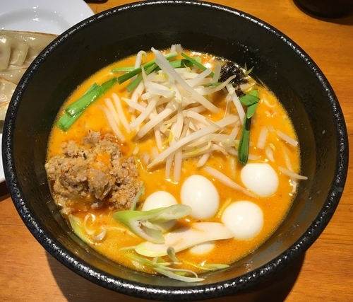 「辛味噌らぁ麺 800円+うずら100円」@麺処さざ波の写真