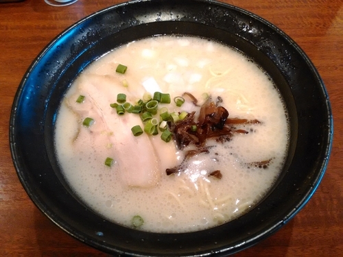 「白とんこつラーメン」@TSUKEMEN GTの写真