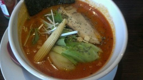 「トマトらーめん(チーズ飯付き)850円」@完熟らーめん 本丸の写真