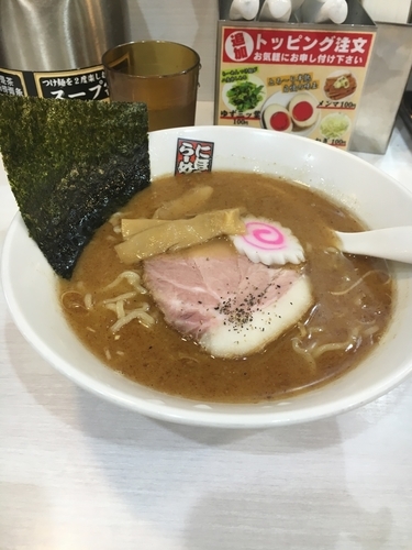 「煮干ラーメン」@煮干しらーめん 玉五郎 阪急三番街店の写真