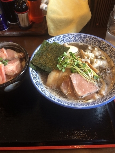 「特製烏賊煮干しそば&ローストポーク丼」@麺処 いぐさの写真