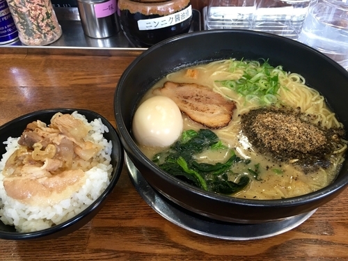 「味玉白豚らーめん+サービス豚めし並 ¥750」@らーめん次男坊の写真