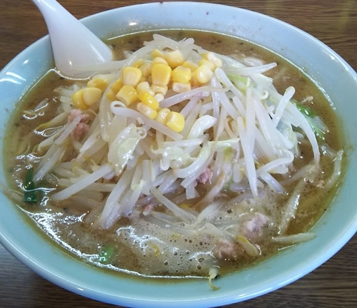 「みそラーメン+野菜増し 702円」@ジャンボ餃子 天神の写真