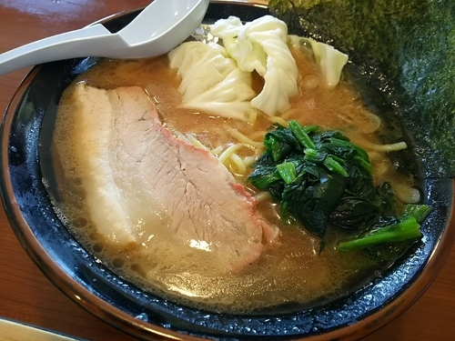 「豚骨醤油らあめん （中）」@自家製麺 らあめん 寸八の写真