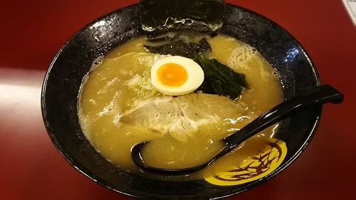 「豚骨（醤油）らーめん700円」@赤門の写真