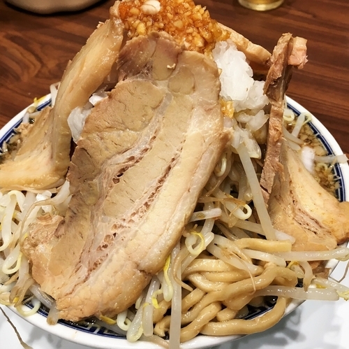 「ふじ麺（並）＋小豚＋野菜増し」@東池袋大勝軒 うさぎ家の写真