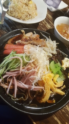 「半ちゃん+冷やし中華」@麺飯食堂 八右衛門の写真