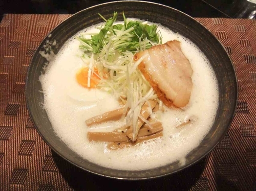「鶏白湯ラーメン(塩)(800円)」@麺屋 奏音の写真