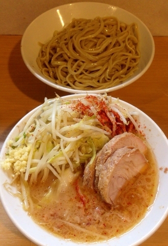 「【限定】　しおつけ麺　750＋100＝850円」@豚星。の写真