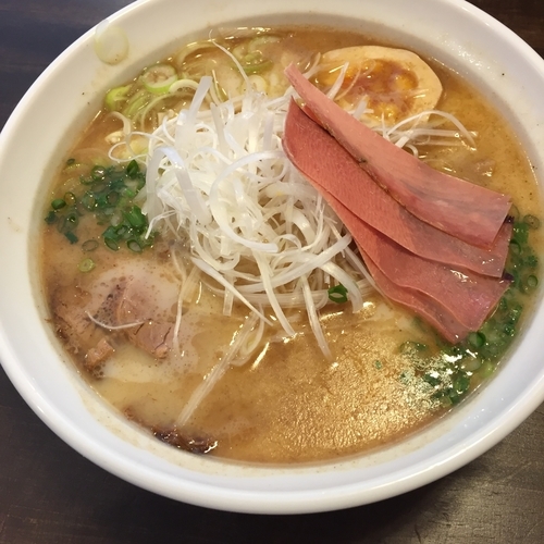 「旨塩とんこつラーメン」@らーめん盛智の写真