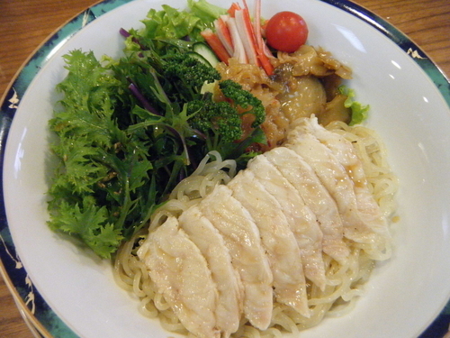 「山口・真ふぐサラダ仕立て（冷やし）1080円」@割烹 京枡の写真