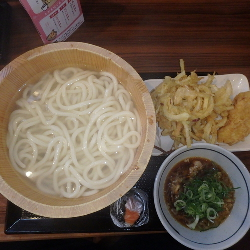 「釜揚(特)(480円→240円)、肉汁1日(140円)他」@丸亀製麺 可部店の写真