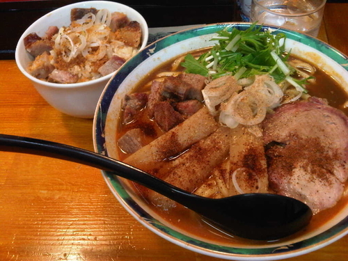 「まるひらぁめん(1000円) + にんにくごはん(210円)」@らぁめん 葉月の写真