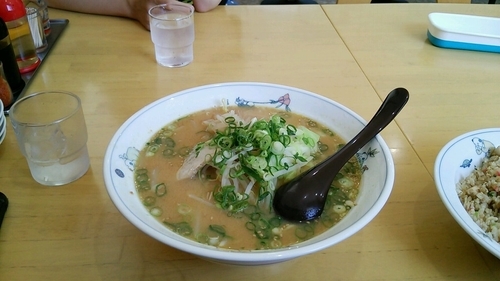 「みそラーメン+Cセット（半チャーハン・サラダ）」@にこにこラーメンの写真
