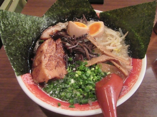 「新味全部入り（１０００円）＋替え玉」@ラーメン 麺や亮の写真