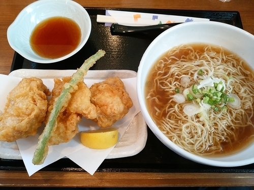 「とり天醤油ラーメン」@かみもっちうどんの写真