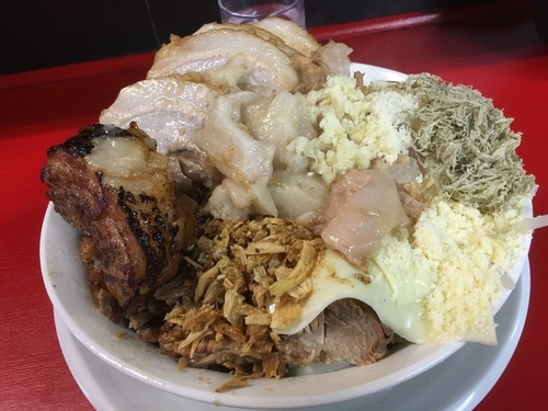 「【限定】塩汁なし＋豚増し＋炙り豚＋味玉＋Wチーズ」@豚男 -BUTAMEN-の写真