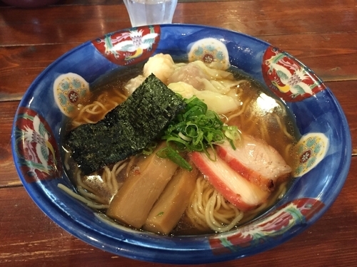 「特製ワンタン麺、ハーフ、黒」@八雲の写真