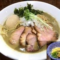 濃厚煮干そば（800円）＋豚増し＋むじゃ玉ハーフ