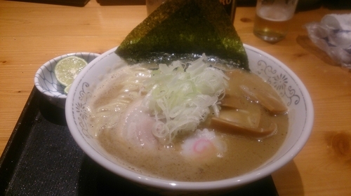 「濃厚中華そば＋すだち」@中華そば 勝本の写真