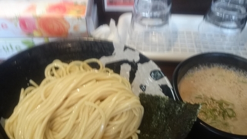 「つけとん」@越後つけ麺維新 JR中山店の写真