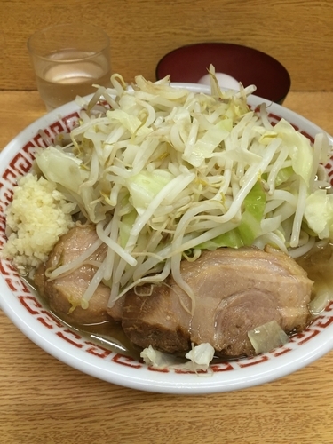 「小 ニンニク 生卵」@ラーメン二郎 環七新新代田店の写真