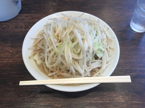 「ガッツリラーメン中盛」@伝家 志木店の写真