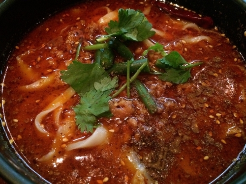 「辛口マーラー刀削麺（700円）」@中国料理 刀削麺 鐘楼 水道橋西口店の写真