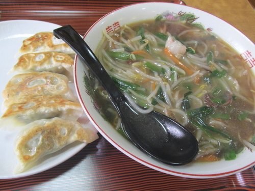 「もやしそば+餃子　「650円+300円」」@食事処 かわはらの写真