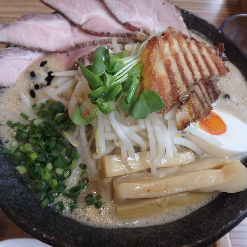 「特製濃熟味噌らーめん(900円)(大盛)Cｾｯﾄ(280円)」@麺作 赤シャモジ 本店の写真