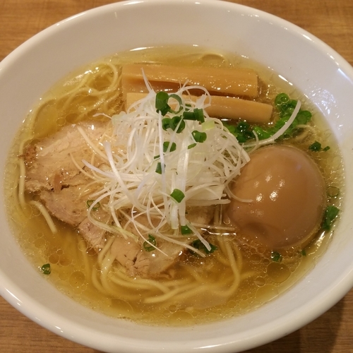 「味玉塩らーめん(８５０円)」@自家製麺 らーめん工房 縁の写真