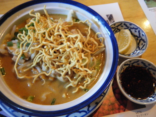 「限定:揚げ麺入りカレーラーメン740円」@タイ料理レストラン ナムチャイ 所沢店の写真