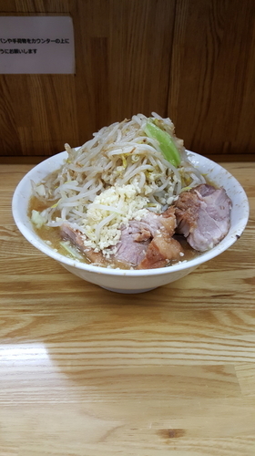 「ラーメン小700円(ヤサイニンニクアブラ)」@ラーメン二郎 赤羽店の写真