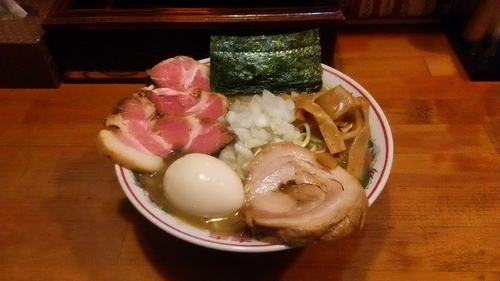 「【5月19日限定】特製杉にぼ（レアチャーシュー＆味たまのせ）」@きんの写真