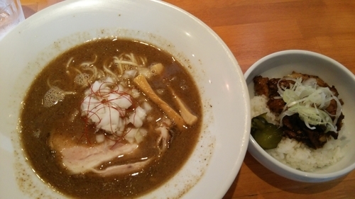 「濃厚煮干ソバ」@らーめんキッチン いいづかの写真