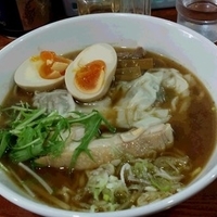 鰹節醤油鶏ワンタン麺+味玉子