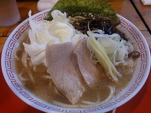 「魚介豚骨ラーメン (小)」@ラーメン ぶんの写真