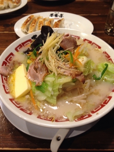 「野菜たっぷり旨塩ラーメン  バター」@ラーメン屋 壱番亭 つくば店の写真