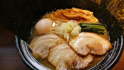 「特製ラーメン(並)」@麺家 ぶらいとんの写真