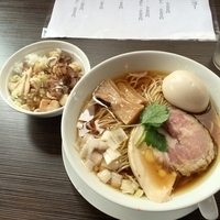 醤油らぁめん味玉+肉飯