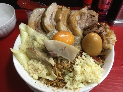 「醤油汁なし＋豚増し＋味玉＋Wチーズ」@豚男 -BUTAMEN-の写真